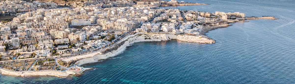 Wassersport Marsaskala Küstenlinie von Marsaskala.