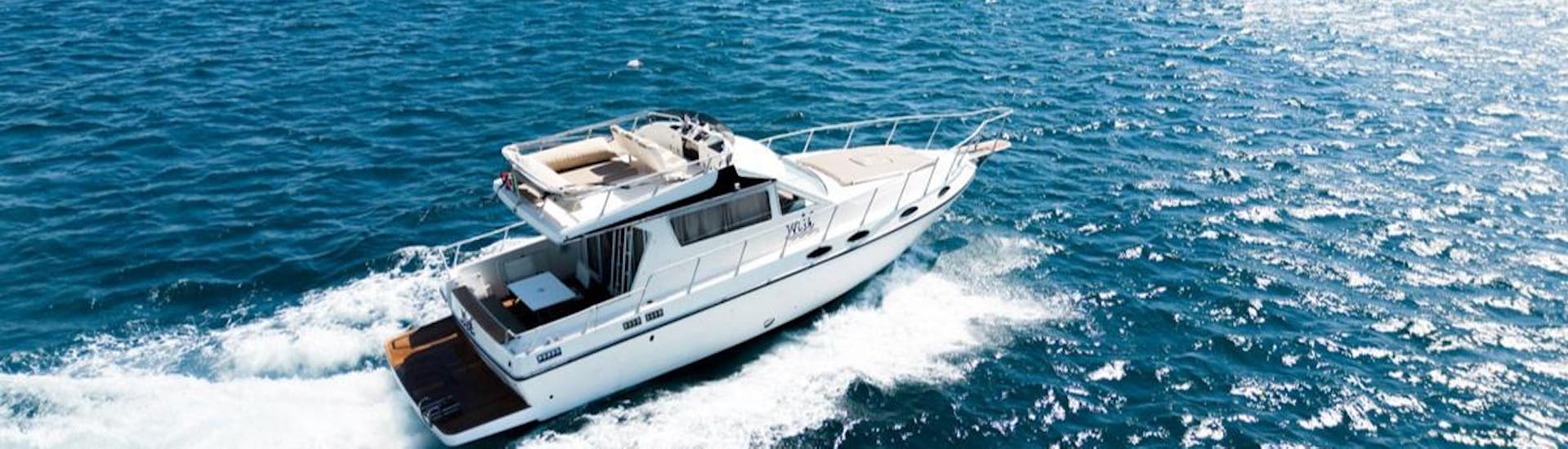 La barca usata durante le gite con Wish Boat Rent Catania.