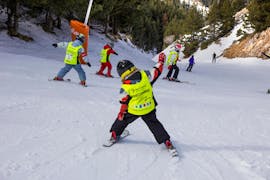 A private ski lesson takes places in La Molina/Masella with kids together with Escola d'esqui Alta Cerdanya.