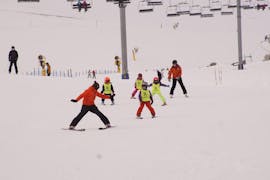Lezioni private di sci per bambini a partire da 7 anni per tutti i livelli con Escuela de Esquí Slalom Alto Campoo.