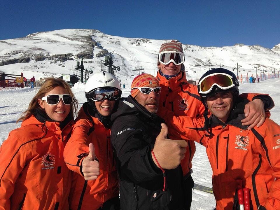 Lezioni private di sci per adulti per tutti i livelli con Escuela de Esquí Slalom Alto Campoo Lezioni private di sci per adulti per tutti i livelli con Escuela de Esquí Slalom Alto Campoo.