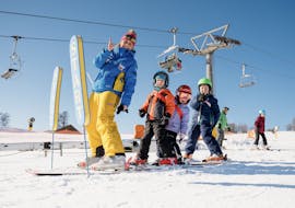 Lezioni di sci per bambini a partire da 5 anni per tutti i livelli con Snowschool Vrchlabi.