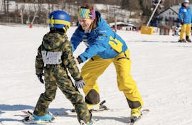 Lezioni private di sci per bambini a partire da 3 anni per tutti i livelli con Snowschool Vrchlabi.