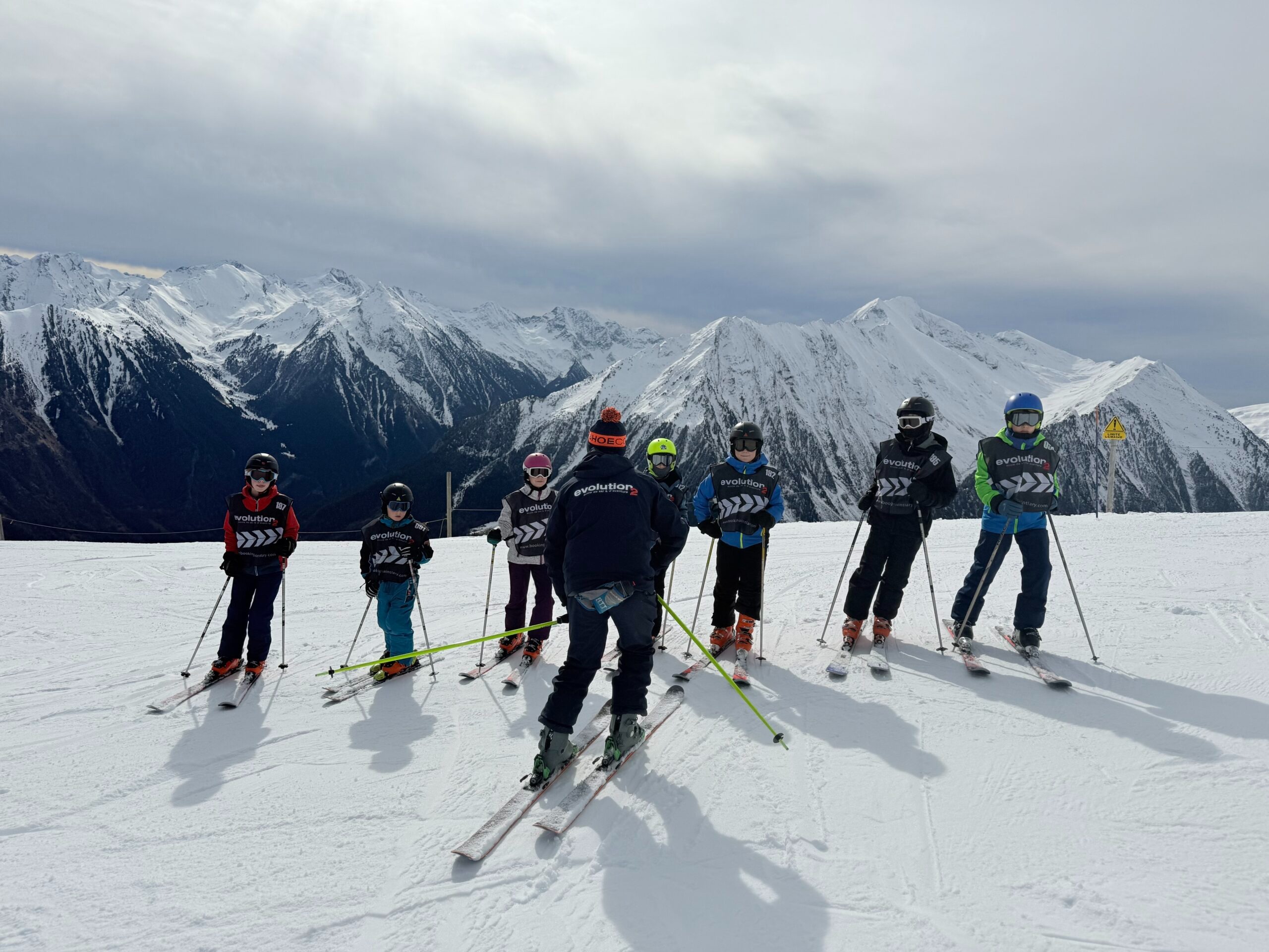 Clases de esquí para niños a partir de 5 años para todos los niveles con Evolution 2 Saint Lary Soulan.