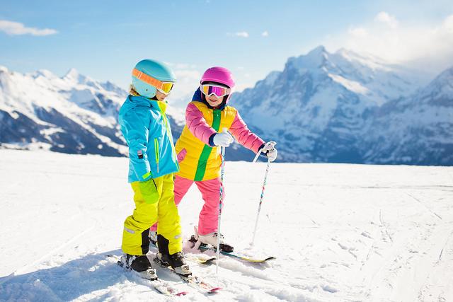 Skilessen voor kinderen vanaf 4 jaar voor alle niveaus met Demo Ski school.