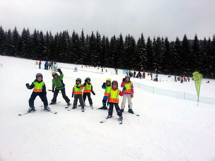 Kinder-Skikurs (6-8 J.) für Anfänger.