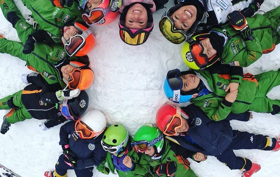 Cours de ski Enfants (3-15 ans) pour Débutants - Week-end avec Liberi Tutti Ski School.