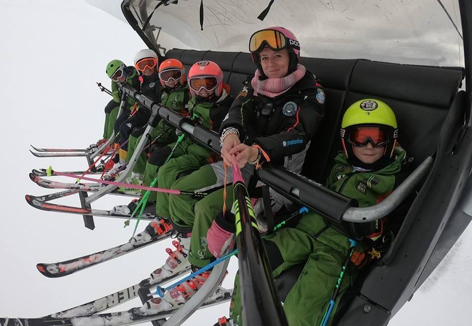 Cours de ski pour Enfants (3-15 ans) pour Skieurs avec expérience avec Liberi Tutti Ski School.