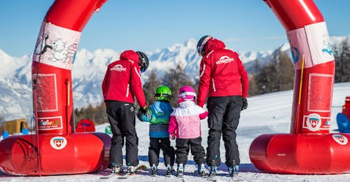 Kinder-Skikurs (3-5 J.) - Ganztags mit Schweizer Skischule Veysonnaz Kinder-Skikurs (3-5 J.) - Ganztags mit Schweizer Skischule Veysonnaz.