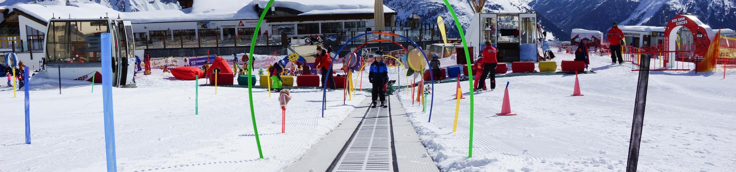kids-ski-lessons-3-4-years-first-timer-ski-und-snowboardschule-vacancia-hero