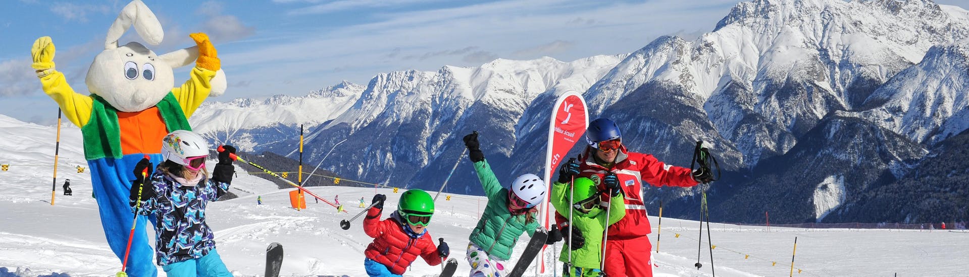 Lezioni di sci per bambini a partire da 3 anni con esperienza.