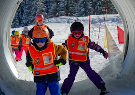 Clases de esquí para niños de todos los niveles (5-14 años) con S4 Snowsport Fieberbrunn.