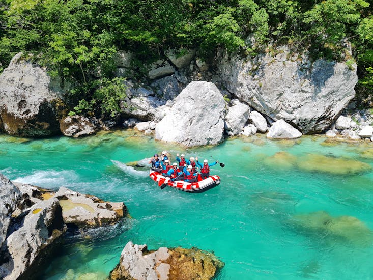 Rafting sur la rivière de la Soča à Bovec.