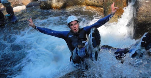 Barranquismo avanzado en Dourbie - Cévennes con B&ABA Sport Nature Grands Causses Barranquismo avanzado en Dourbie - Cévennes con B&ABA Sport Nature Grands Causses.