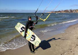 Kitesurfkurs "Grundkurs" (ab 10 J.) in Thiessow auf Rügen mit ProBoarding Rügen Kitesurfkurs "Grundkurs" (ab 10 J.) in Thiessow auf Rügen mit ProBoarding Rügen.
