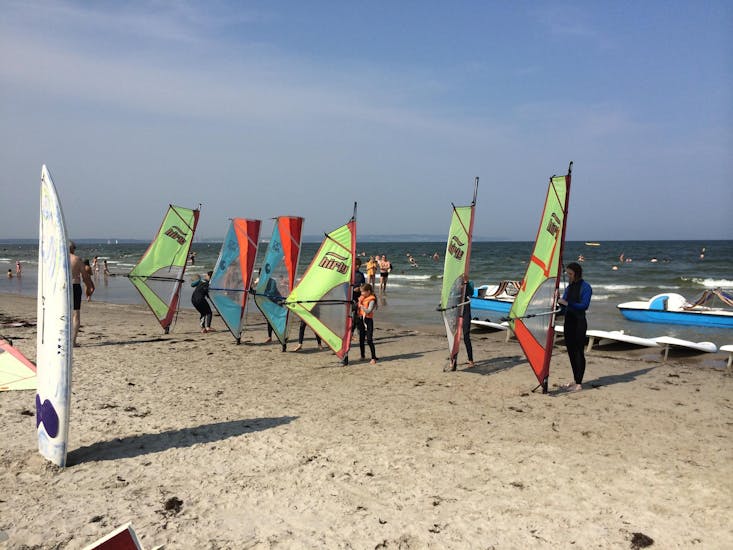 Photo of children preparing for their windsurfing Lessons for Kids - Binz with Wassersports Binz