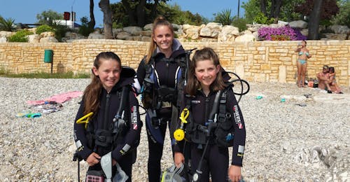 Bautismo de buceo en Vrsar para principiantes con Starfish Diving Center Vrsar Bautismo de buceo en Vrsar para principiantes con Starfish Diving Center Vrsar.