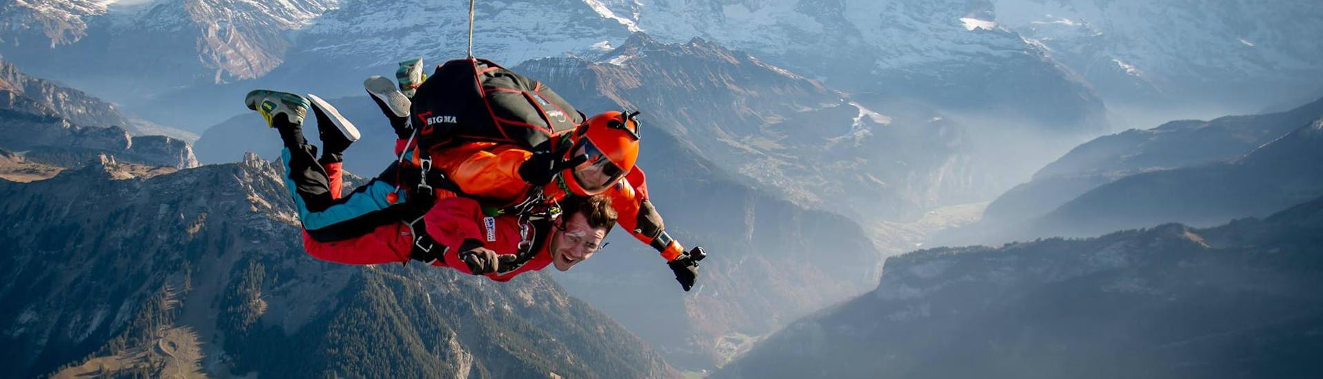 Saut en Parachute Tandem "Hélicoptère" à 4000m - Interlaken.