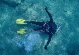 A person diving during the Open Water Diver Course in Medulin for Beginners with Diving Center Shark Medulin.