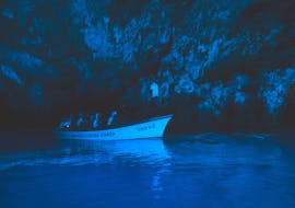 Balade en bateau dans les 5 îles incl. Blue Cave et Hvar avec Toto Travel Dubrovnik & Split.