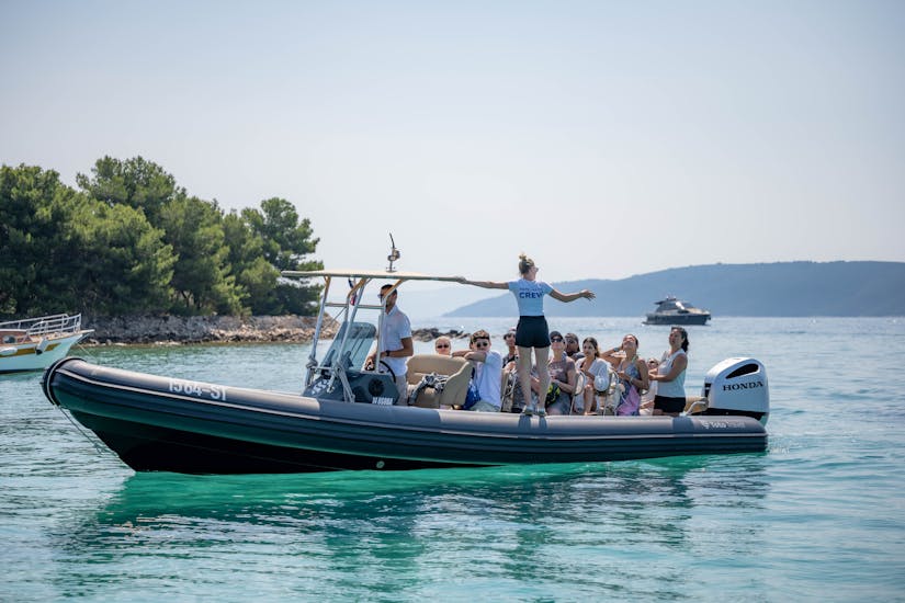 Balade en bateau depuis Split vers 3 îles et au Blue Lagoon.