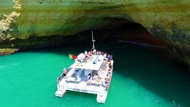 Boat trip from Vilamoura to the Benagil Caves with Barbecue from Cruzeiros da Oura Vilamoura.