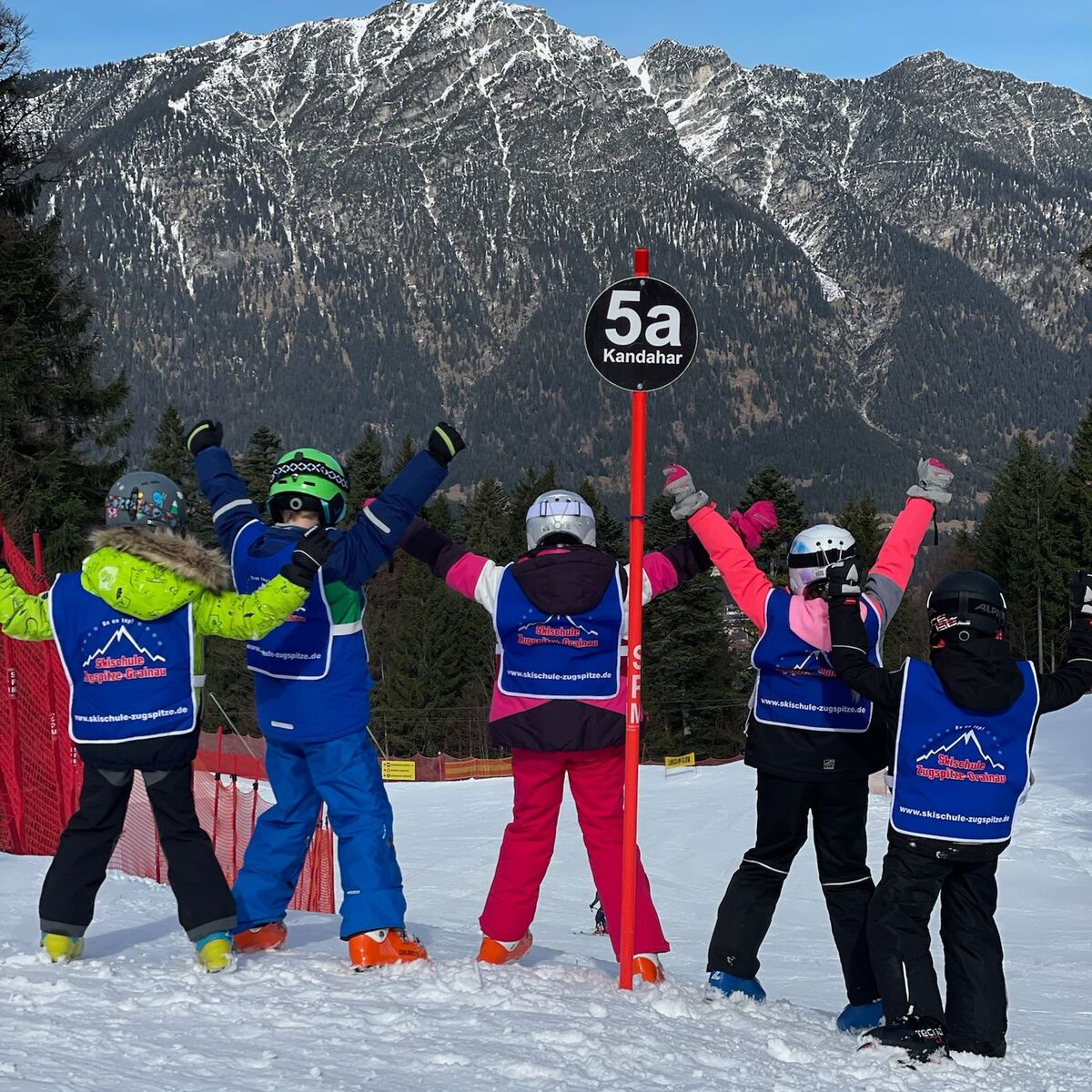Skilessen voor kinderen (6-12 jaar) voor alle niveaus - hele dag met Skischule Zugspitze-Grainau.