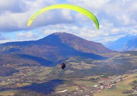 A person is participating to Tandem Paragliding Flight in Gorges du Verdon - Vision Verdon with Haut Les Mains.