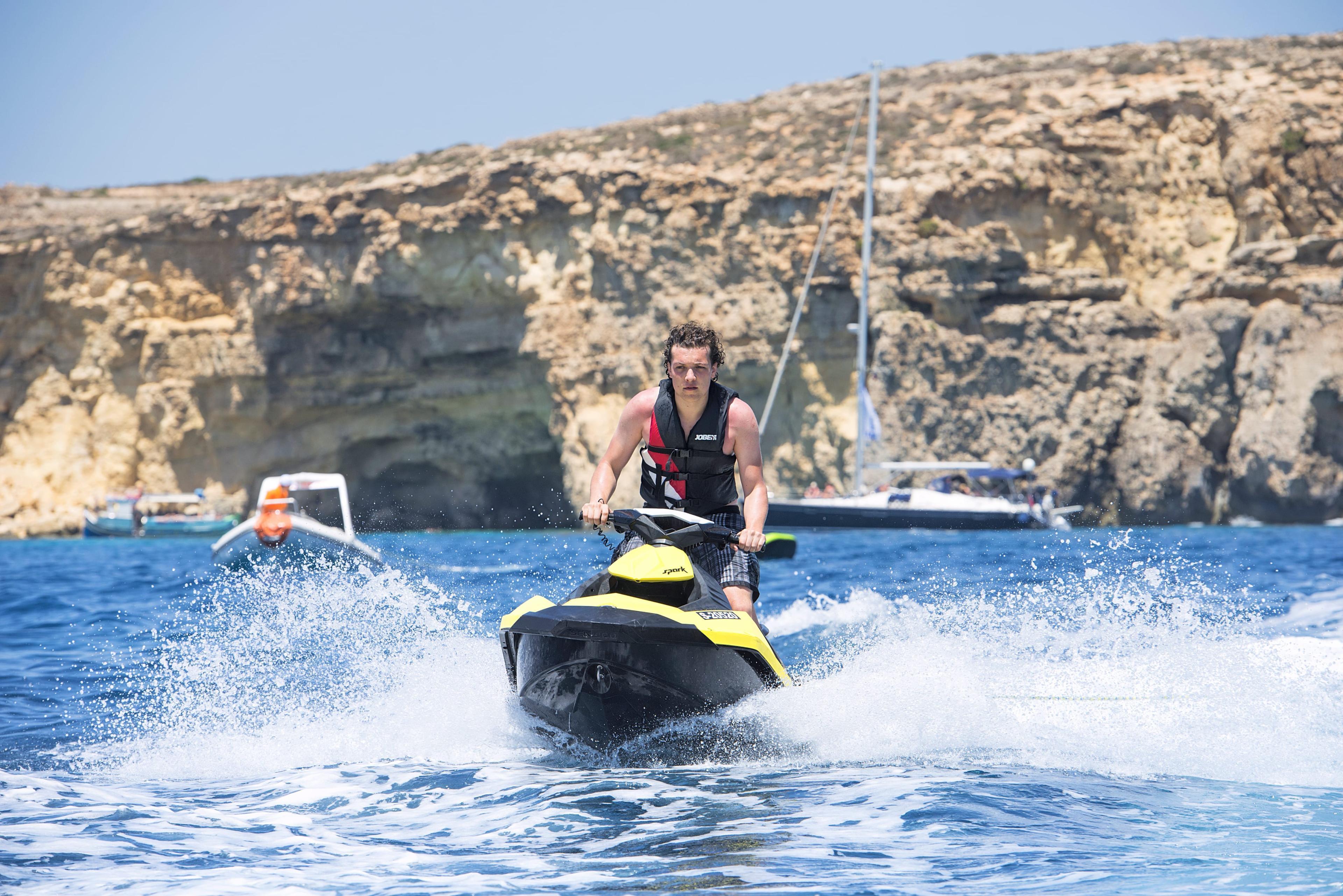 røgelse Dræbte Omgivelser Jet Ski Safari around Comino incl Blue Lagoon by Palm Beach Water Sports  Malta