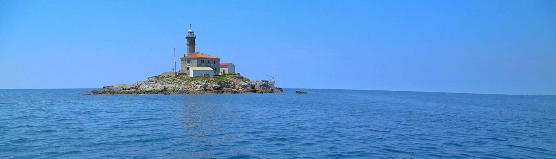 Bild einer Insel während des Scuba Diving - Geführte Bootstauchgänge zu Inseln in der Nähe von Rovinj.