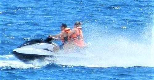 Jetskiën in Platja de Llevant met Carlos Water Sports Benidorm Jetskiën in Platja de Llevant met Carlos Water Sports Benidorm.