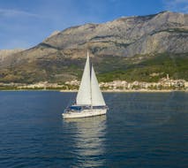 Gita privata in barca a vela sulla Riviera di Makarska da Tučepi con Butterfly Diving & Sailing Makarska.