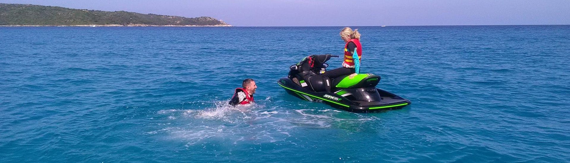 A person on a Gliss1Flo jet ski during a jet ski ride in Saint-Florent.