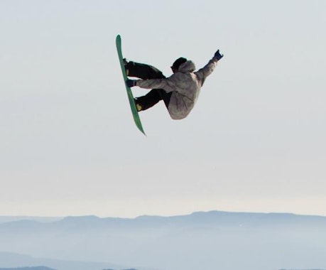 Freestyle Snowboarding Lessons (from 8 y.) for All Levels with Equipment in Planai & Hochwurzen