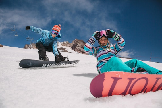Kids Snowboarding Lessons (8-10 y.) for Beginners with Equipment in Planai & Hochwurzen