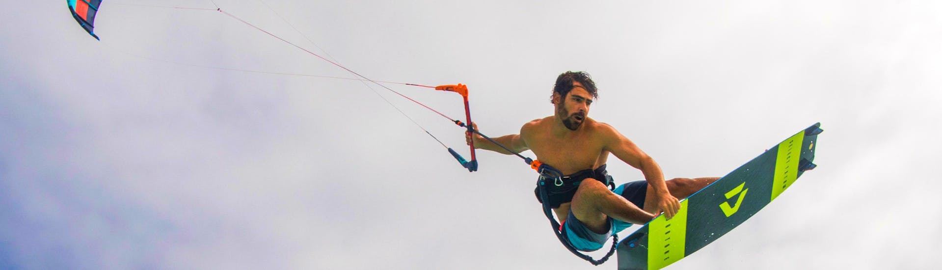 refresher-kitesurfing-lessons-advanced-kitereiders-hero
