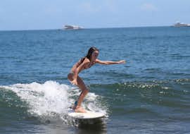 Privater Surfunterricht in Biscarosse inkl. Transfer mit It's On Surf School Arcachon Ein Kind hat seine Private Surfing Lessons for All Levels ab 8 Jahren mit It's On Surf School.