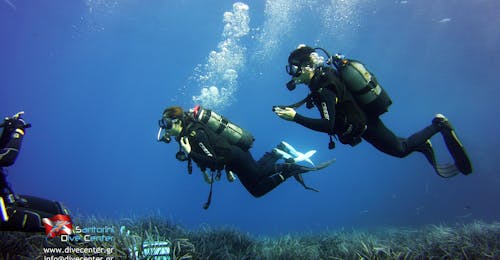 Trial Scuba Diving for Beginners in Santorini from Santorini Diving Center People doing a Trial Scuba Diving for Beginners in Santorini from Santorini Diving Center.