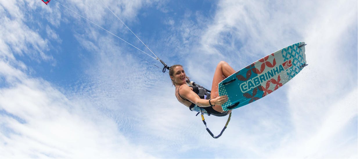 Private Kitesurfing Lessons - All Levels .
