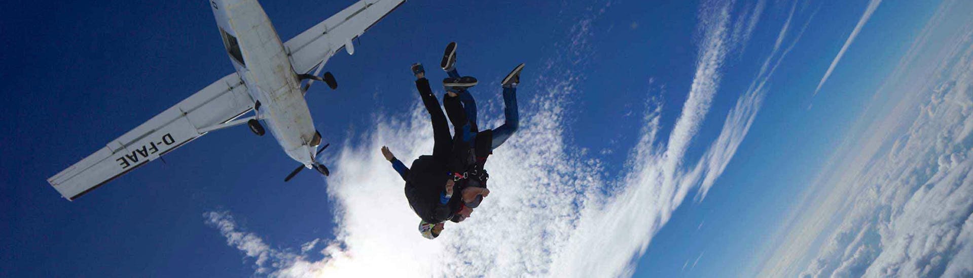 A woman during her Tandem Skydive in Péronne from 4000m.
