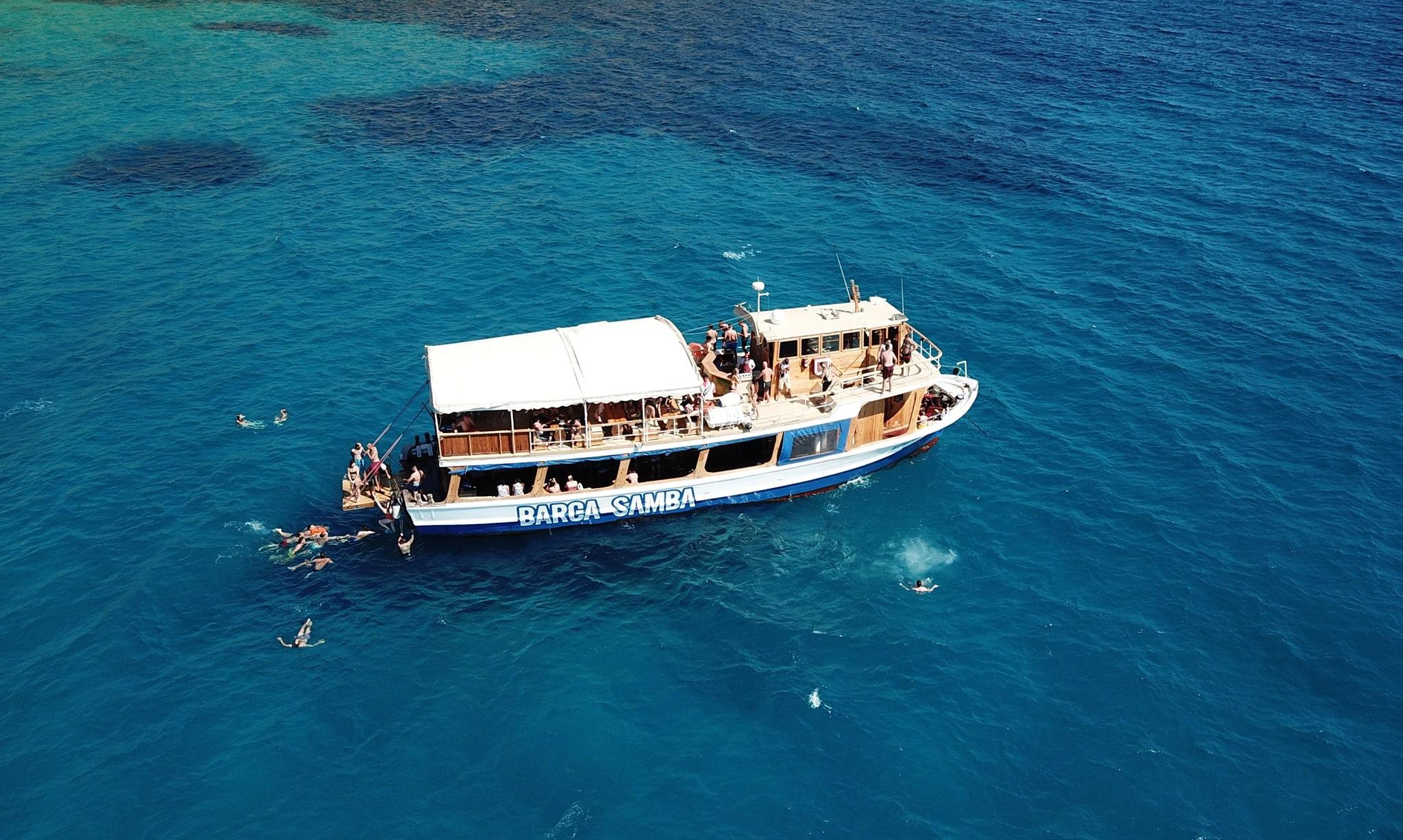 barca samba boat trip
