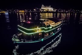 Foto van de boot tijdens de party boottocht met disco in Palma de Mallorca met Barca Samba Palma de Mallorca.