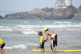 Cours privé de surf (dès 6 ans) sur la plage de Marbella avec Biarritz Eco Surf School.