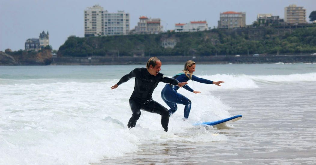 Lezioni private di surf (da 6 anni) sulla spiaggia di Marbella.
