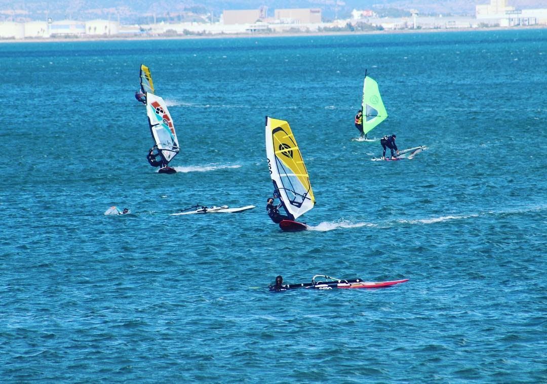 Cours de windsurf pour enfants & adultes - tous niveaux avec Ocean Republik Un groupe de de participants lors de Cours de windsurf pour enfants & adultes - tous niveaux avec Ocean Republik.