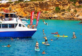 Paseo por las mejores playas de Ibiza con esnórquel y SUP con Ibiza Boat Cruises.