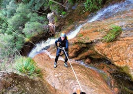 A participant during Advanced Canyoning in Mallorca with Explora Mallorca.