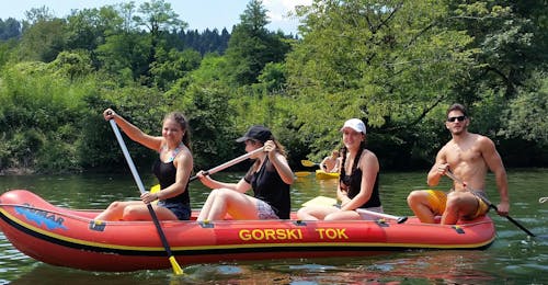 Kayak y piragua fácil en Brod na Kupi - Kupa/Kolpa con Rafting Gorski Tok Kayak y piragua fácil en Brod na Kupi - Kupa/Kolpa con Rafting Gorski Tok.