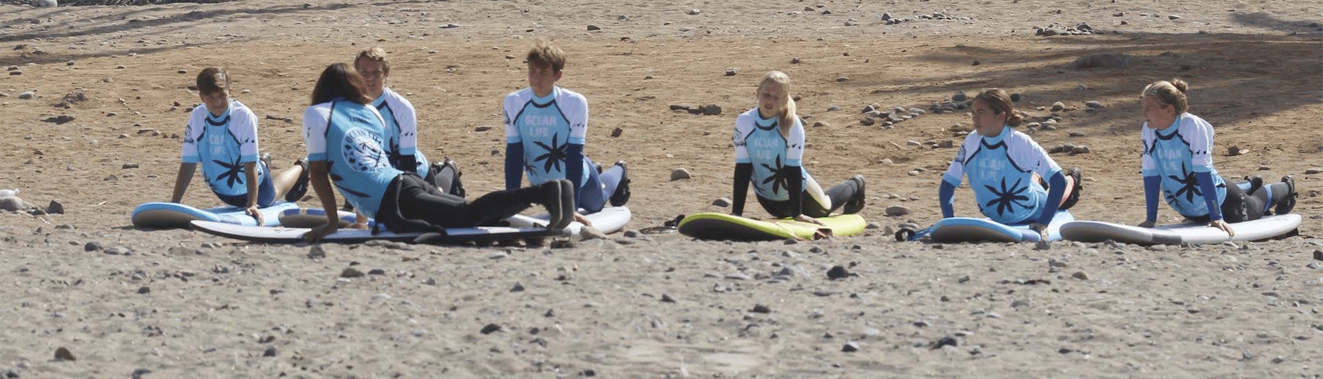 Lezioni di surf per surfisti con esperienza sulla spiaggia di Las Américas.