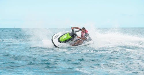 Jet ski depuis Puerto Colón à Costa Adeje avec Water Sports Tenerife Jet ski depuis Puerto Colón à Costa Adeje avec Water Sports Tenerife.